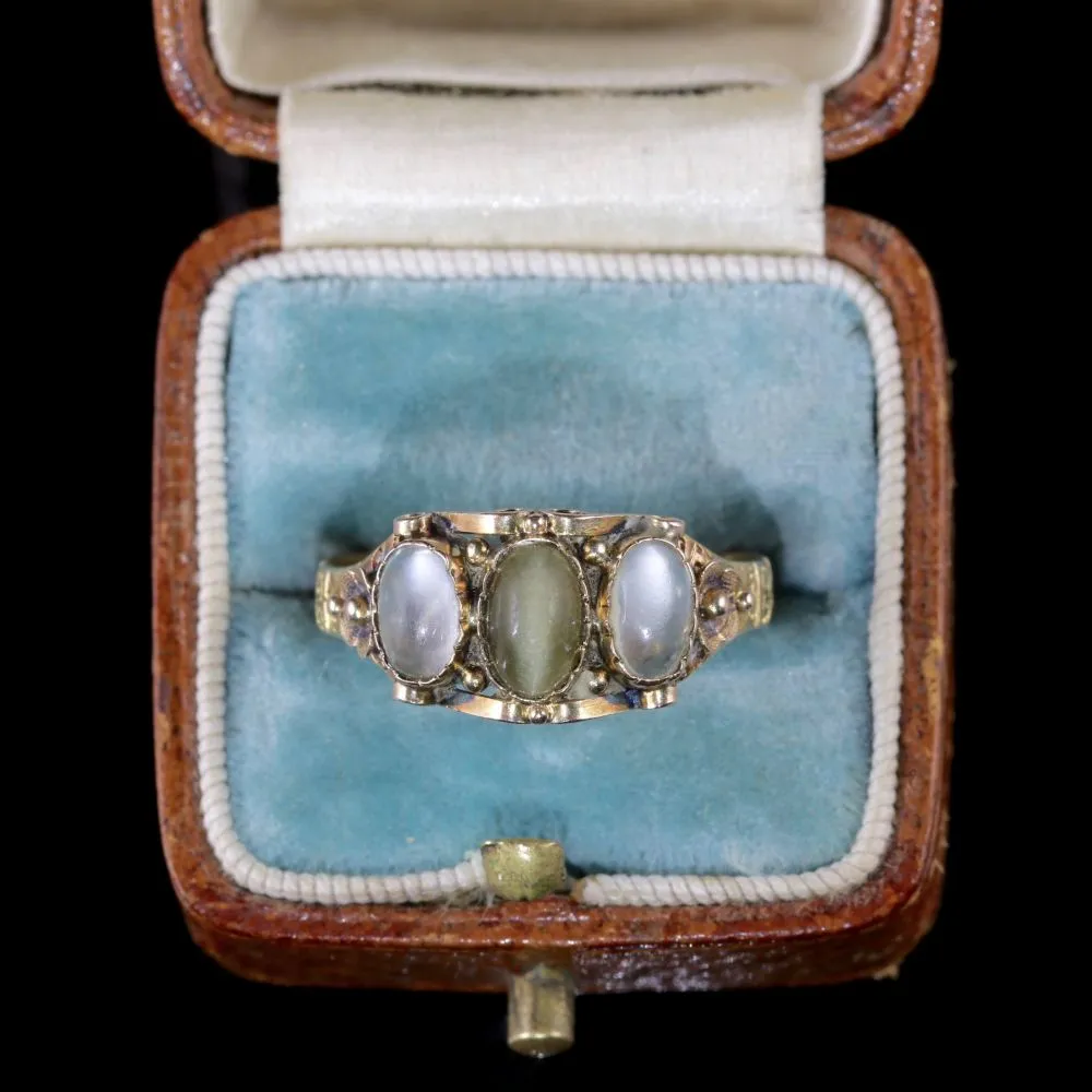 Antique Georgian Ring Cats Eye Moonstone 18Ct Gold Circa 1830