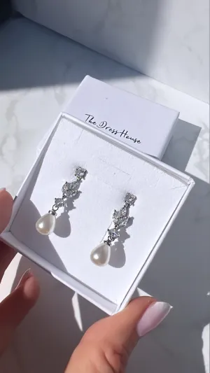 Caylee - Silver Pearl Earring