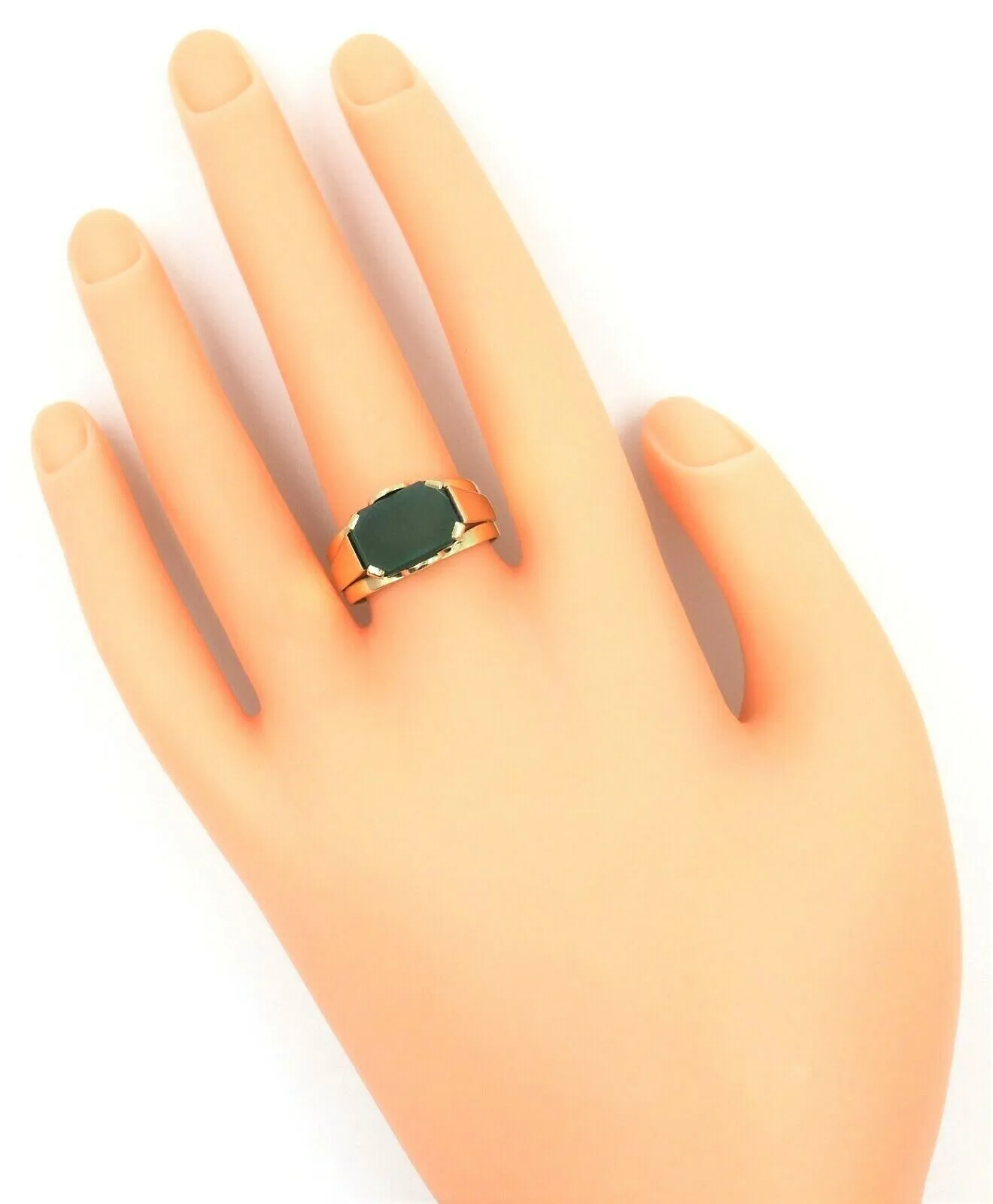 Chrysoprase 14ct Yellow Gold Ring