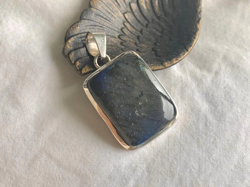 Labradorite Naevia Pendant - Reg. Square