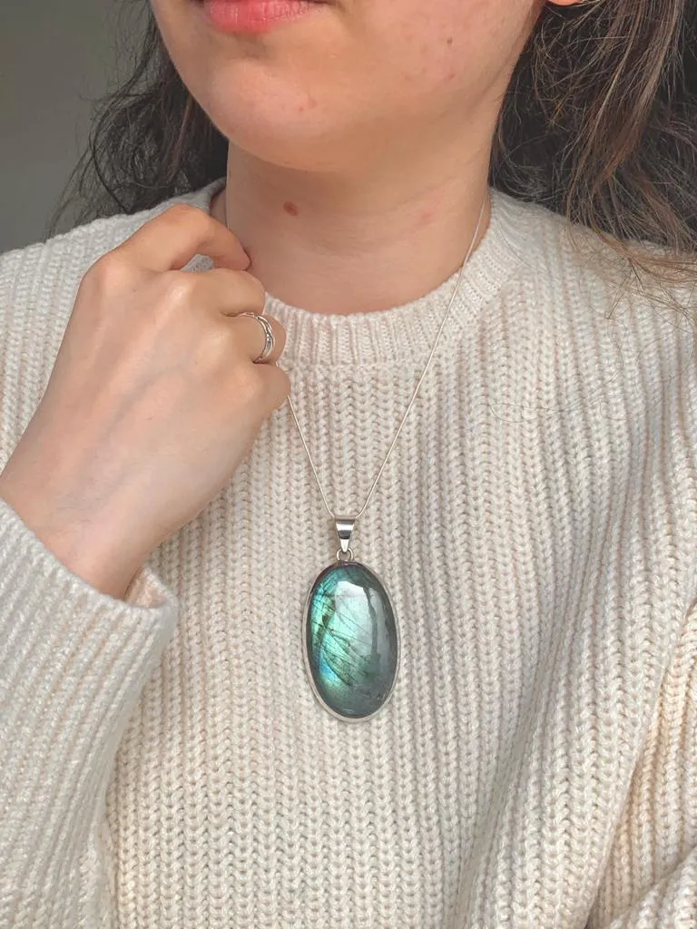 Labradorite Naevia Pendant - XLarge Oval