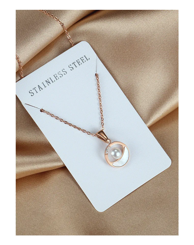 Personalized Mother of Pearl Titanium Steel Necklace for Women with Diamonds Simple Fashion Collarbone Chain