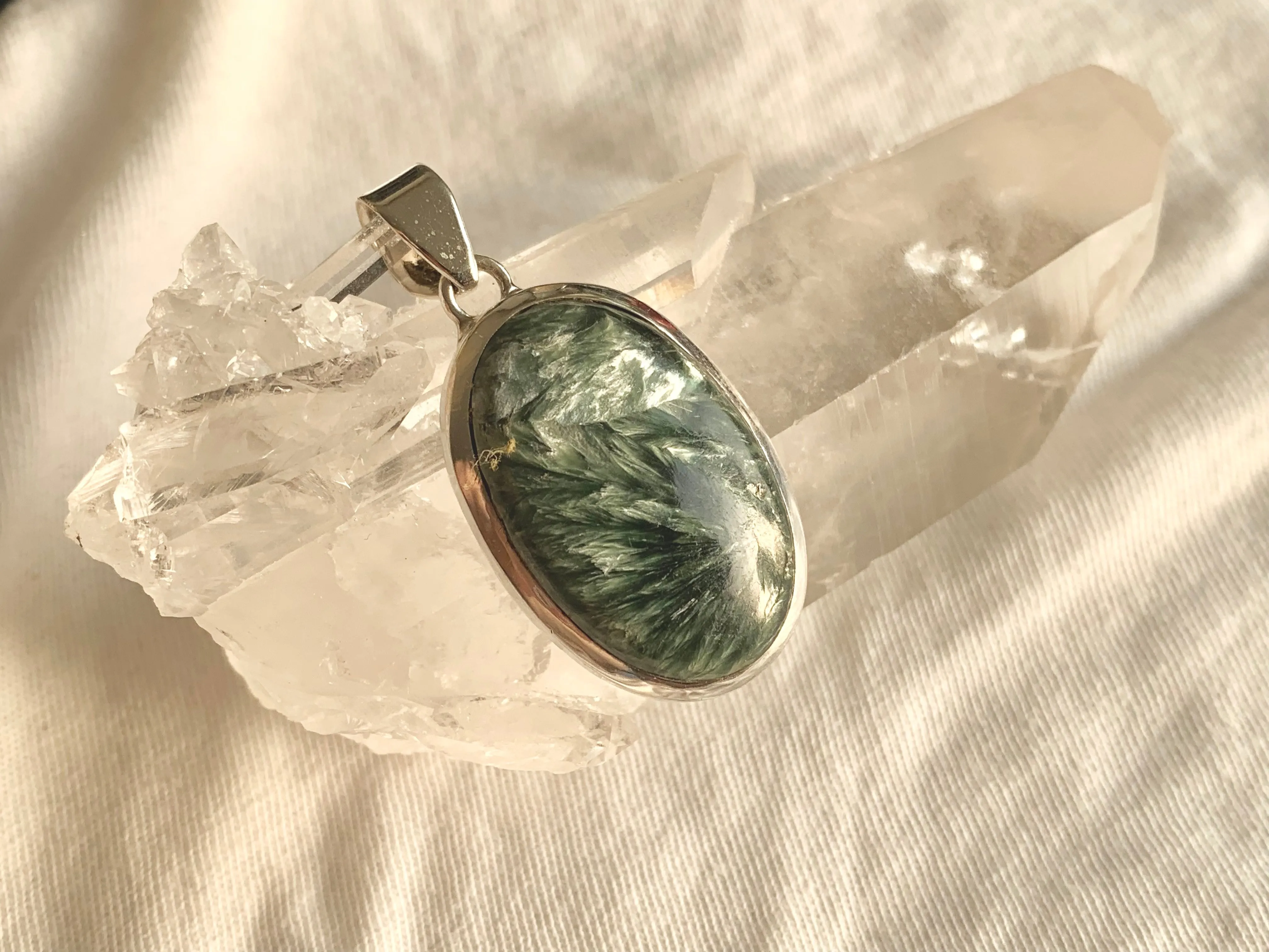 Seraphinite Naevia Ring - Reg. Oval