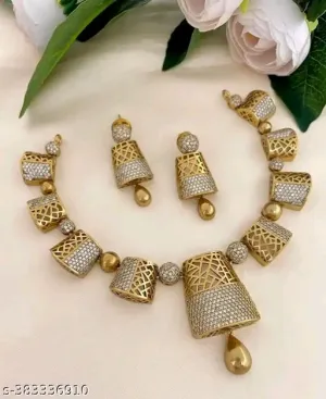 Shimmering Fancy Women's Necklace &amp; Earrings Set&nbsp;