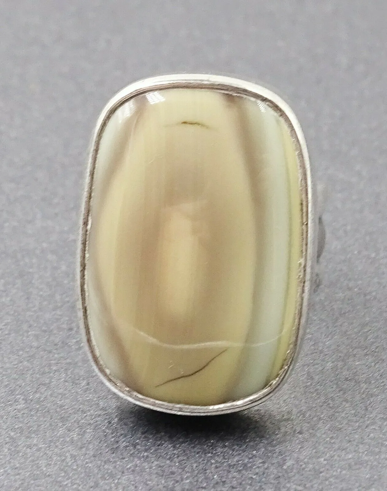 Sterling Silver Banded Soft Cream & Light Brown Agate Ring