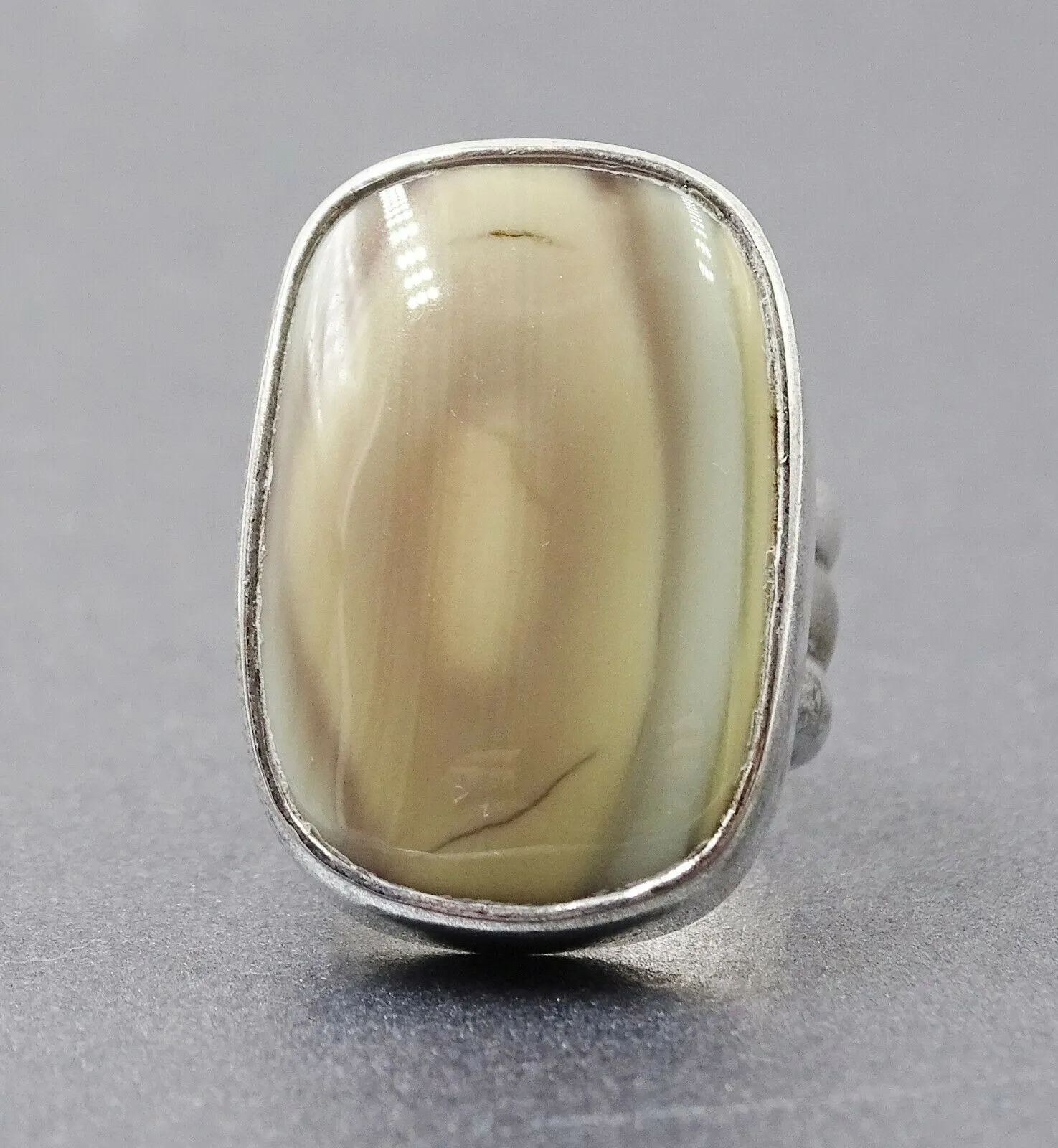 Sterling Silver Banded Soft Cream & Light Brown Agate Ring